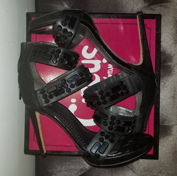 Sandals - Picture 3 of 5